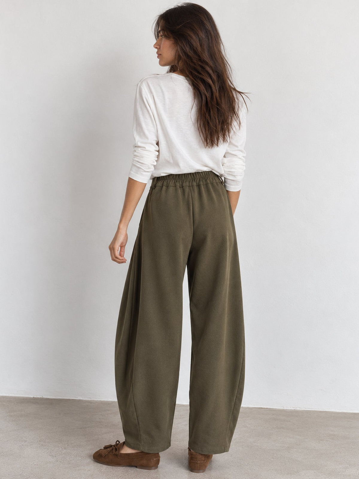 pantalon large en velours côtelé vert dos
