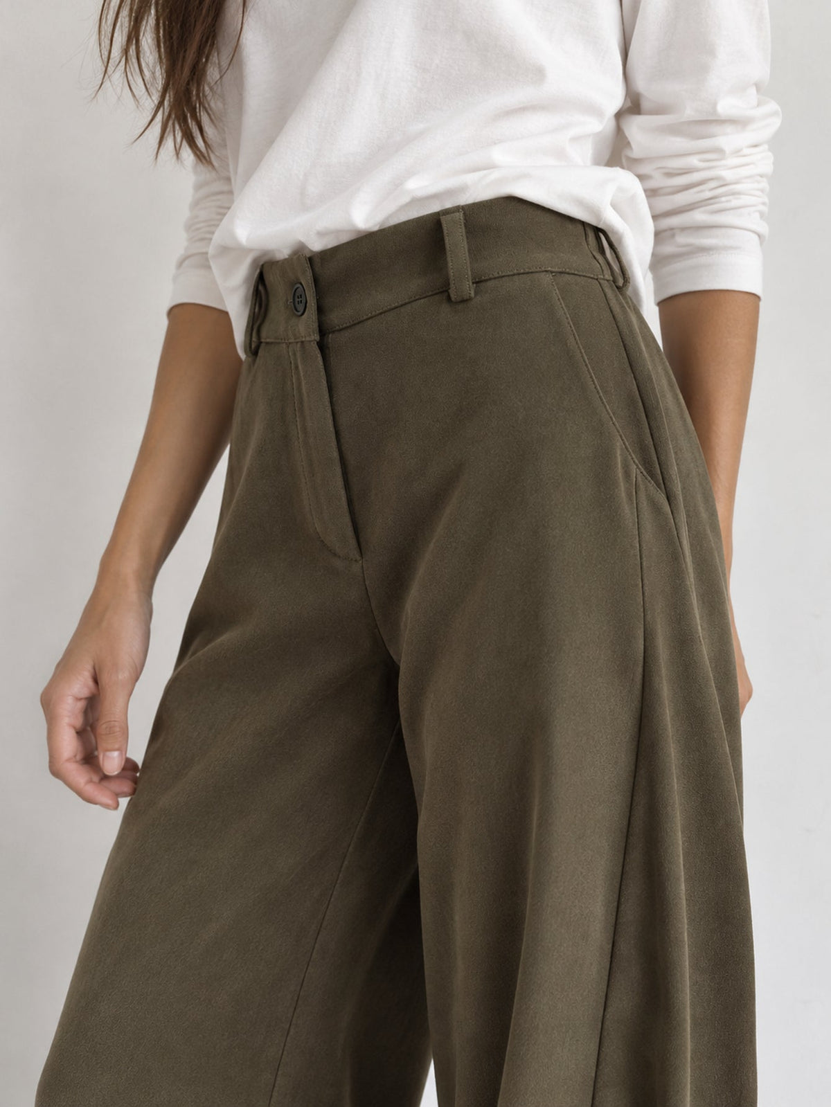 pantalon large en velours côtelé vert détail taille