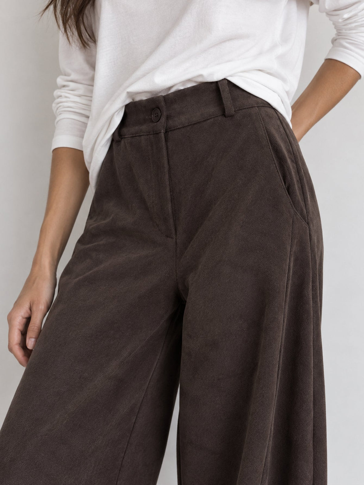 pantalon large en velours côtelé marron détail taille