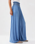 pantalon palazzo bleu vue de côté