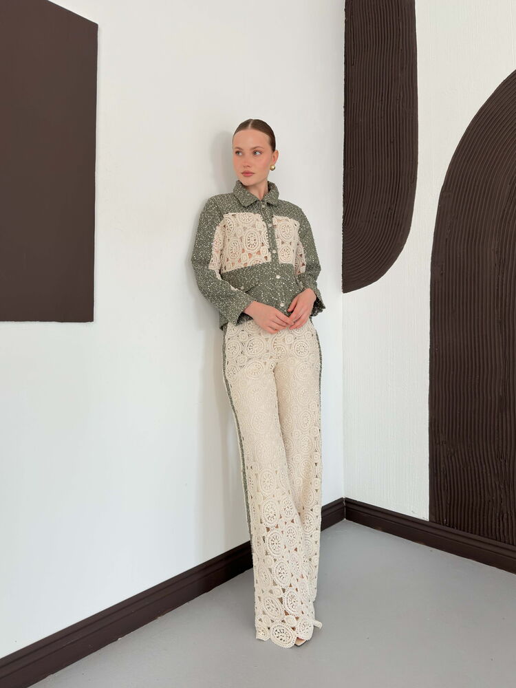 pantalon en crochet beige a bandes kaki image 3