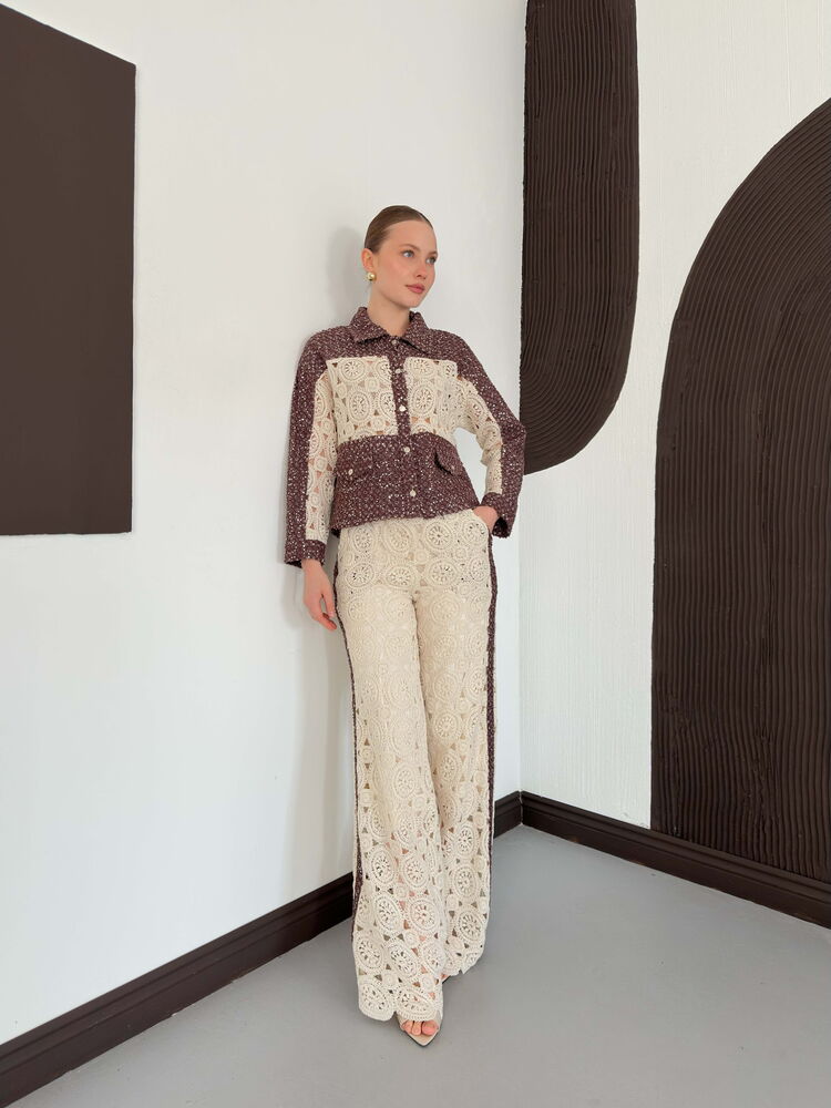 pantalon en crochet beige a bandes contrastees image 2