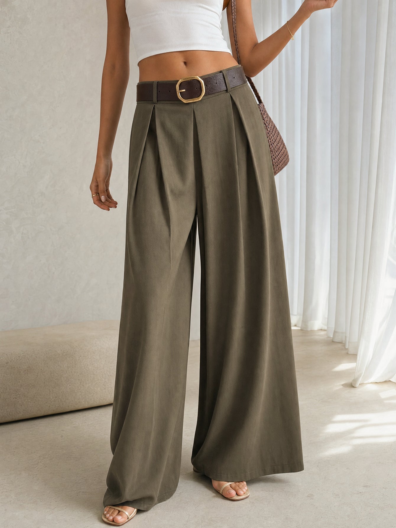 pantalon palazzo kaki en situation