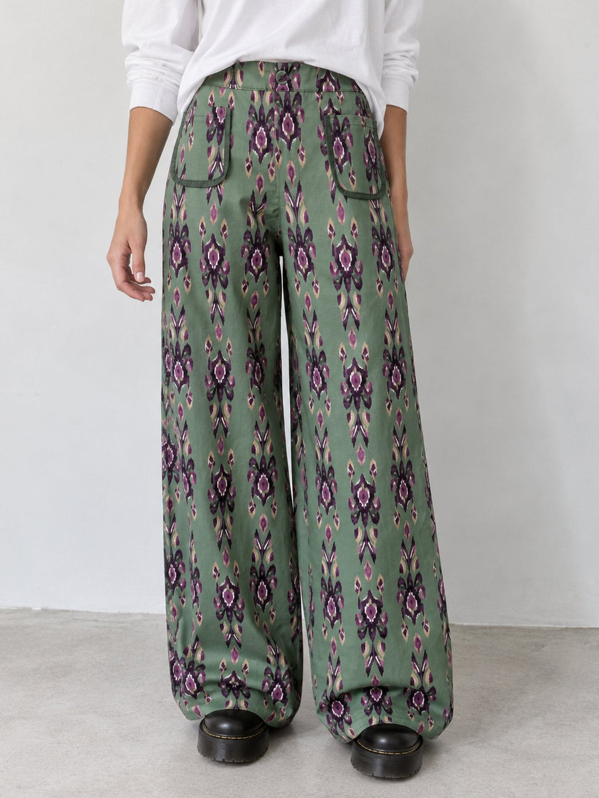 Pantalon palazzo imprimé avec poches plaquées
