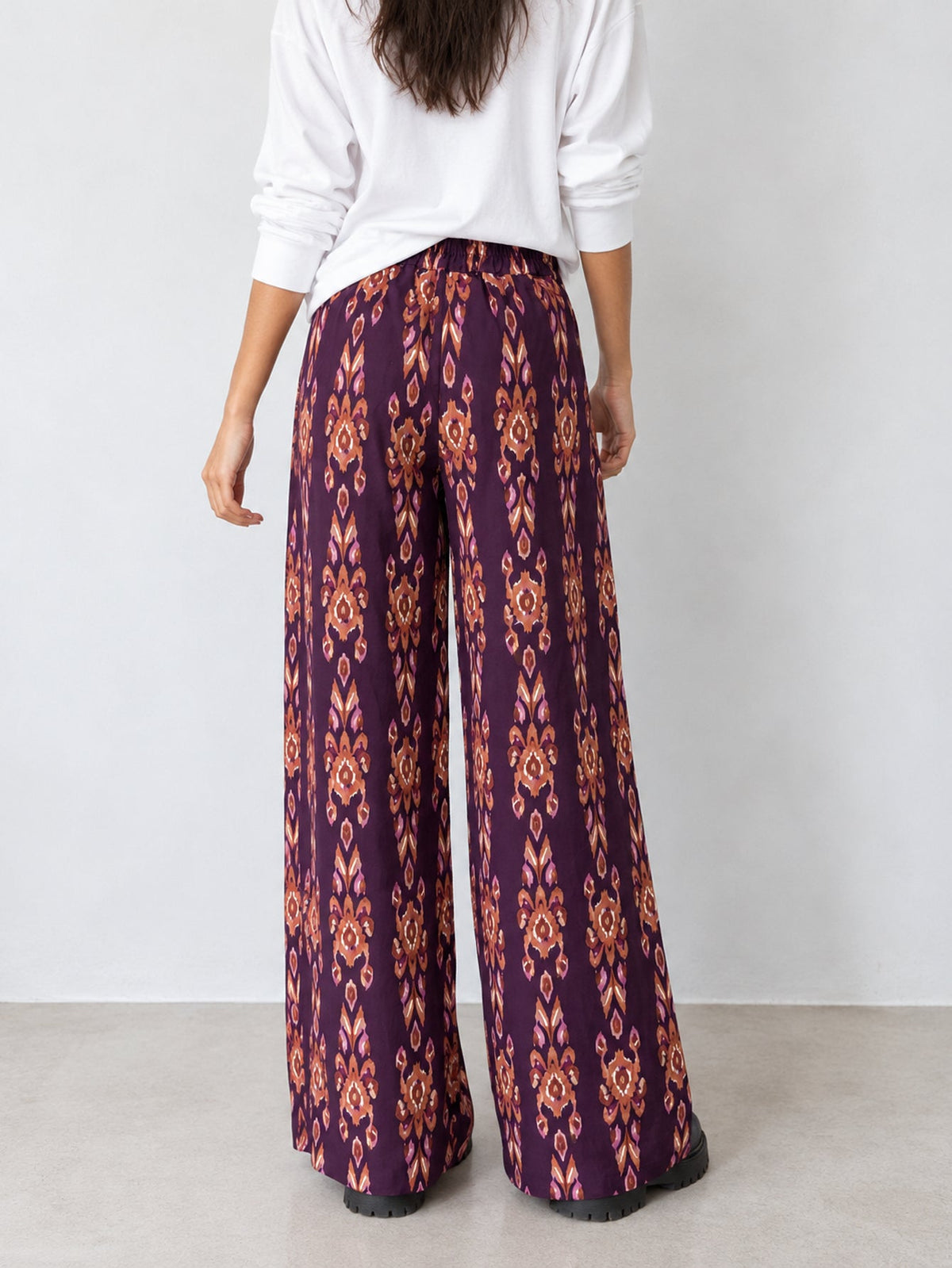 Profil du pantalon palazzo violet