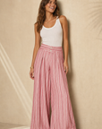 AI pantalon debout face