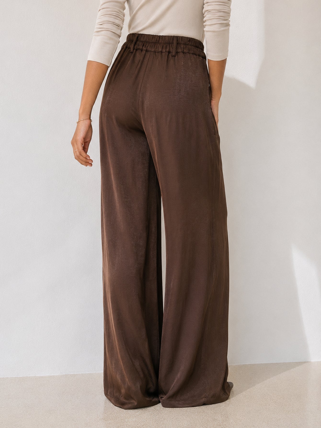 pantalon palazzo marron vue de côté