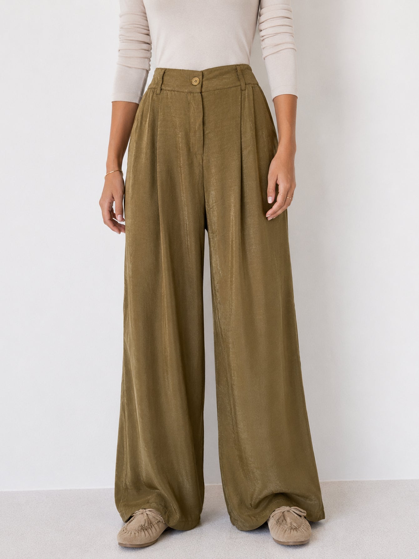 pantalon palazzo vert olive vue de face