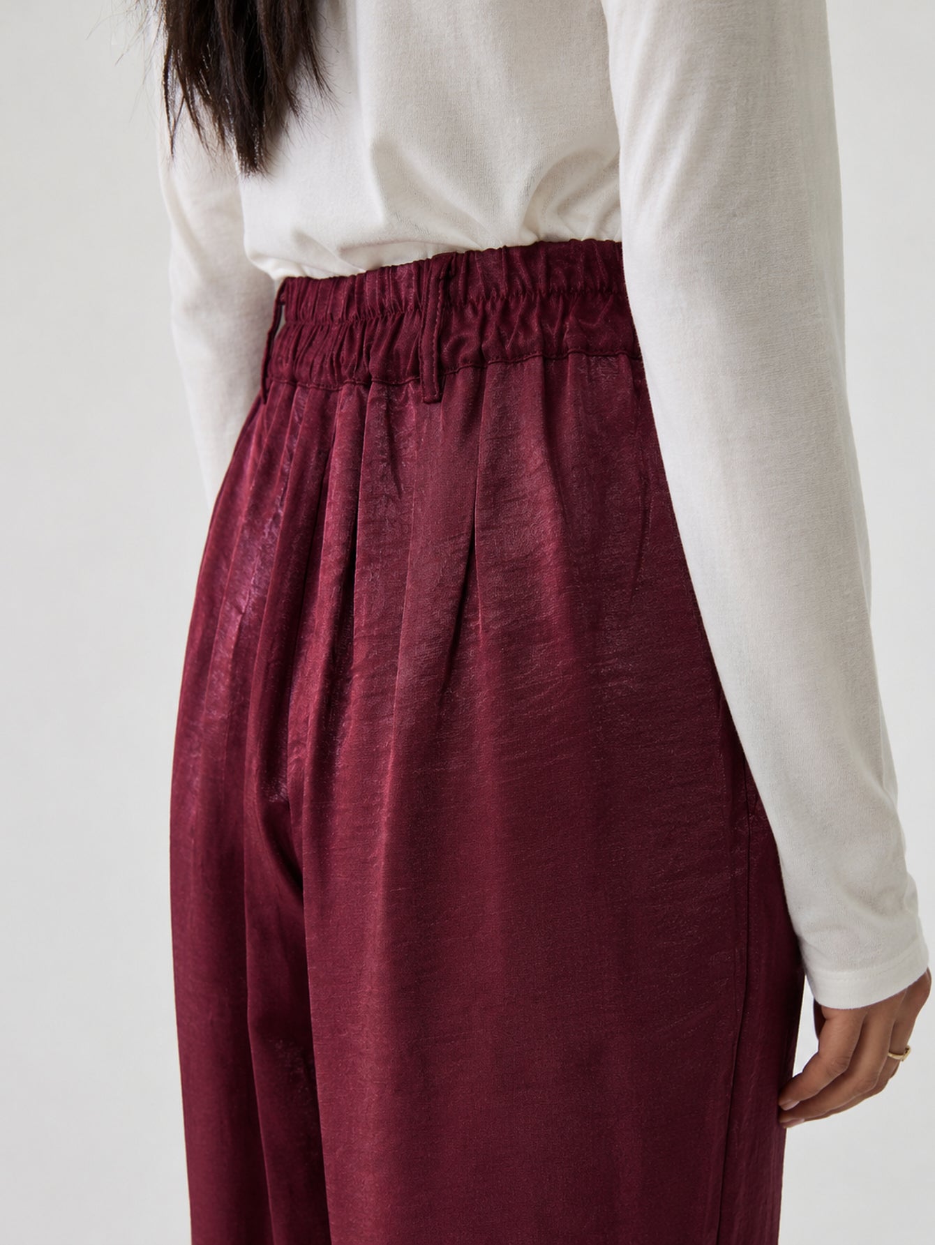 pantalon palazzo bordeaux détail taille et poches