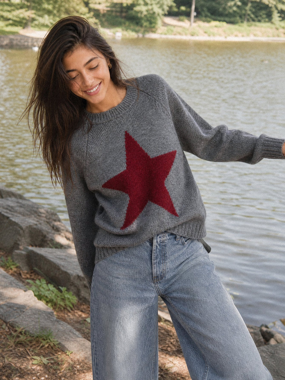 pull étoile col rond gris extérieur
