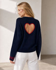 Pull en maille bleu nuit dos cœur