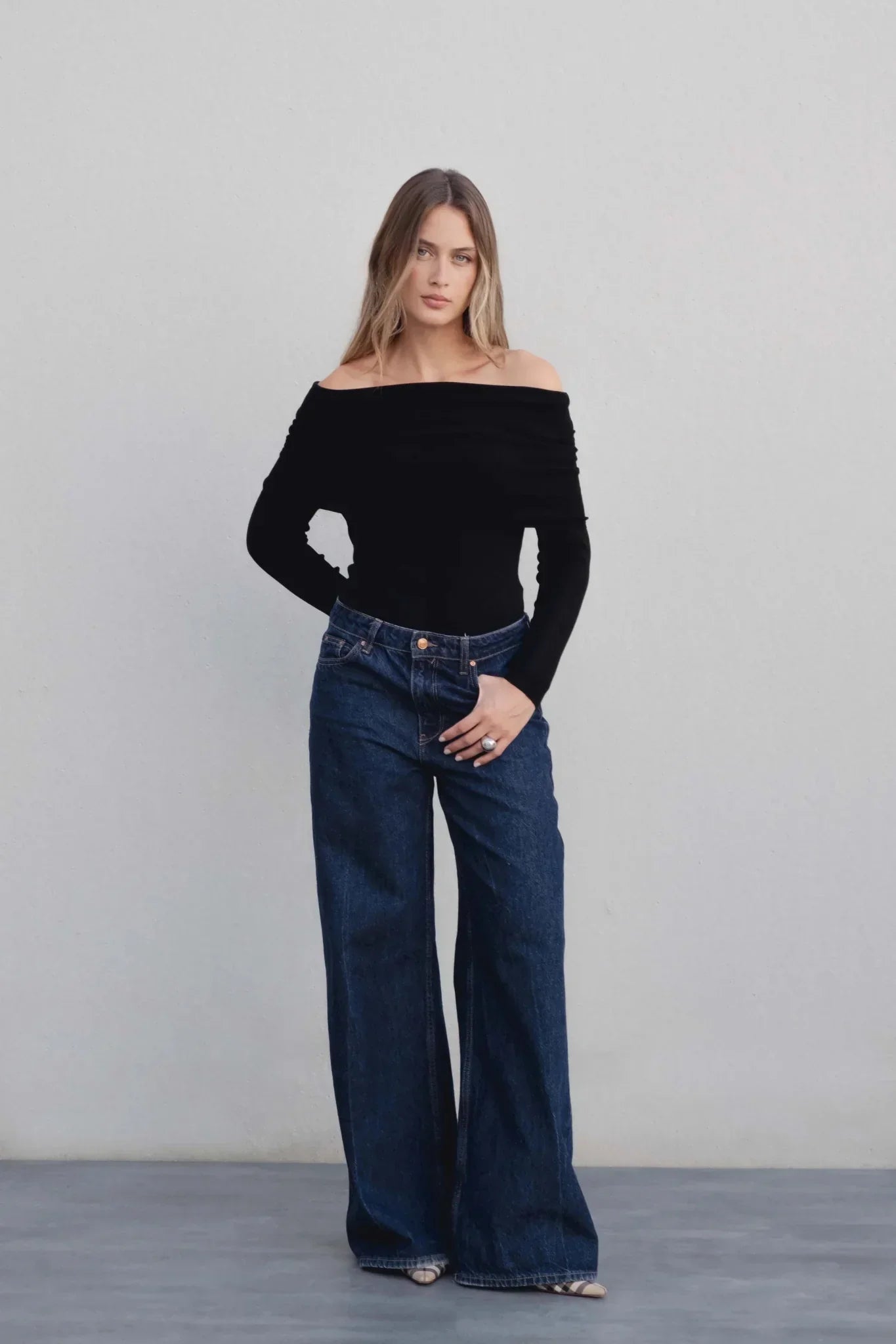 Pull noir à épaules dénudées pour femmes, top long à manches longues élégantes