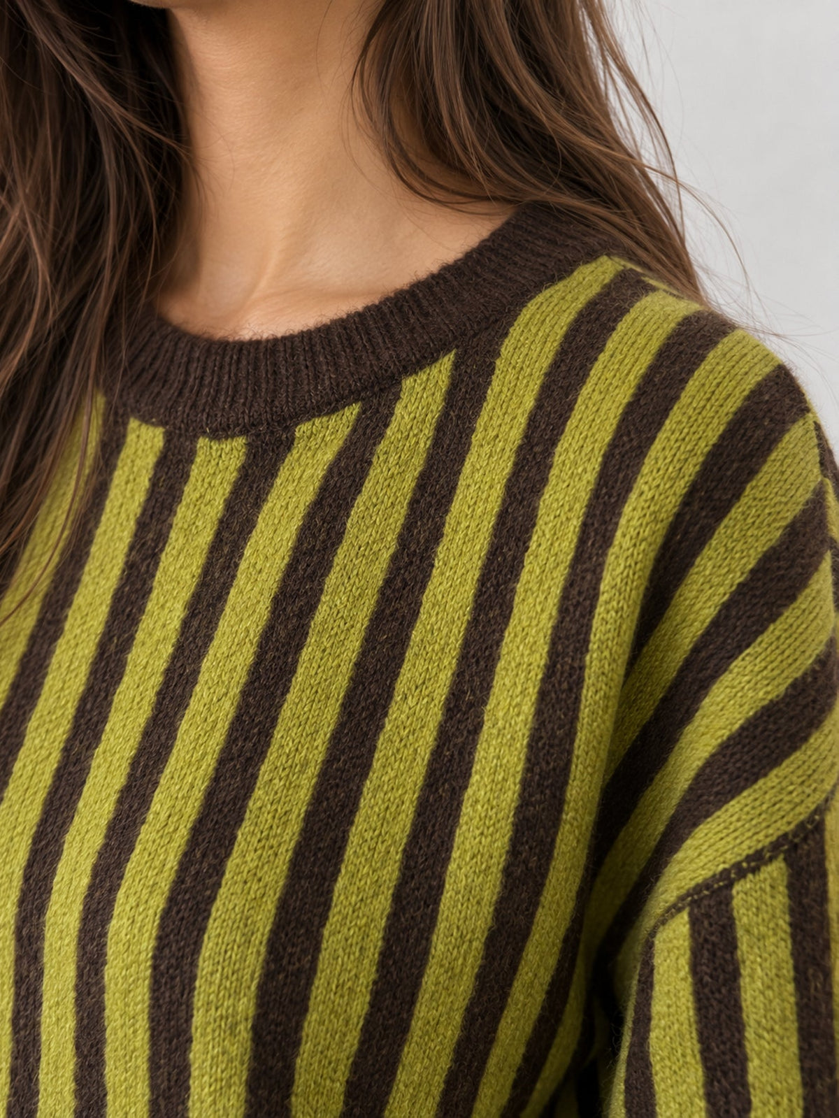 pull rayé vert olive dos