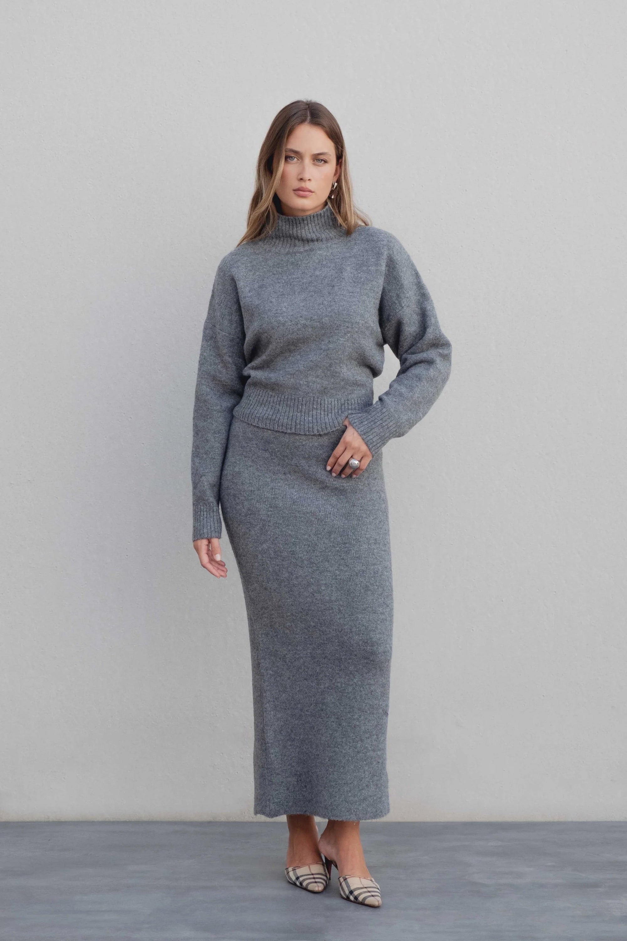 Pull court à col montant – Style moderne et cosy Sapiato