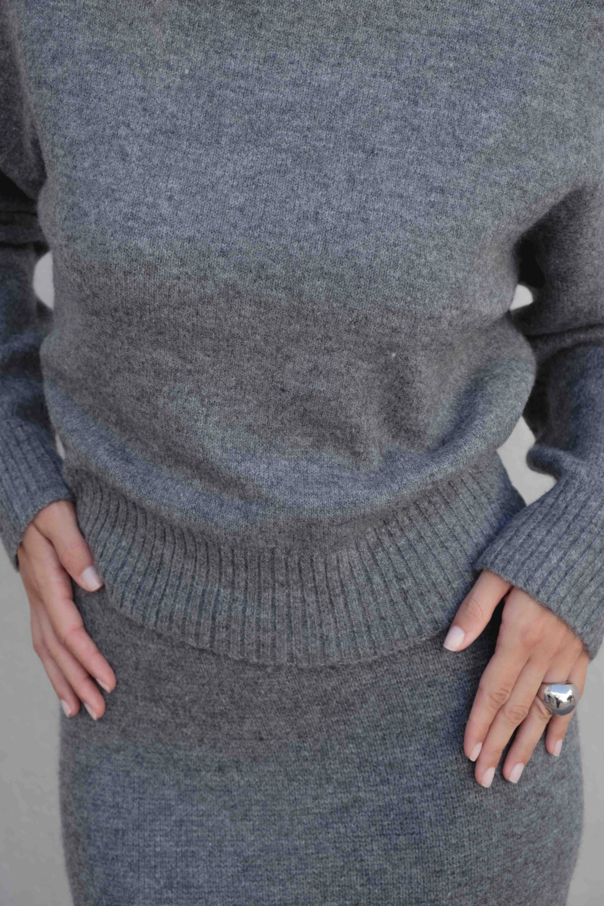 Pull court à col montant – Style moderne et cosy Sapiato