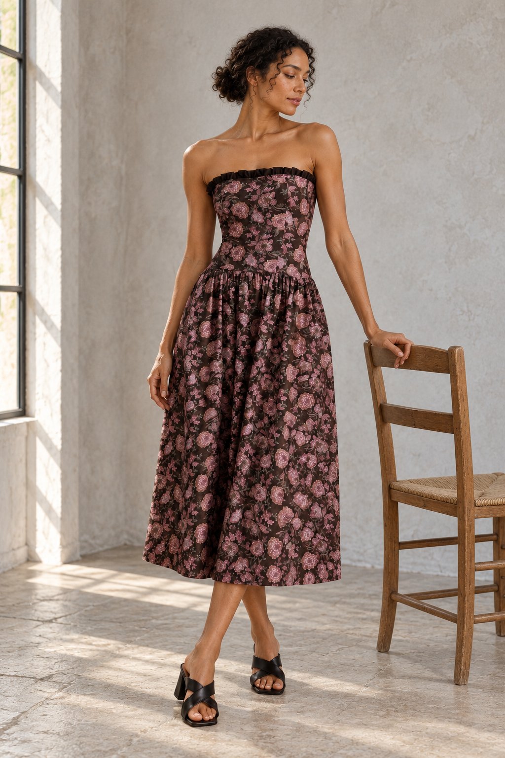Robe bustier midi fleurie en studio