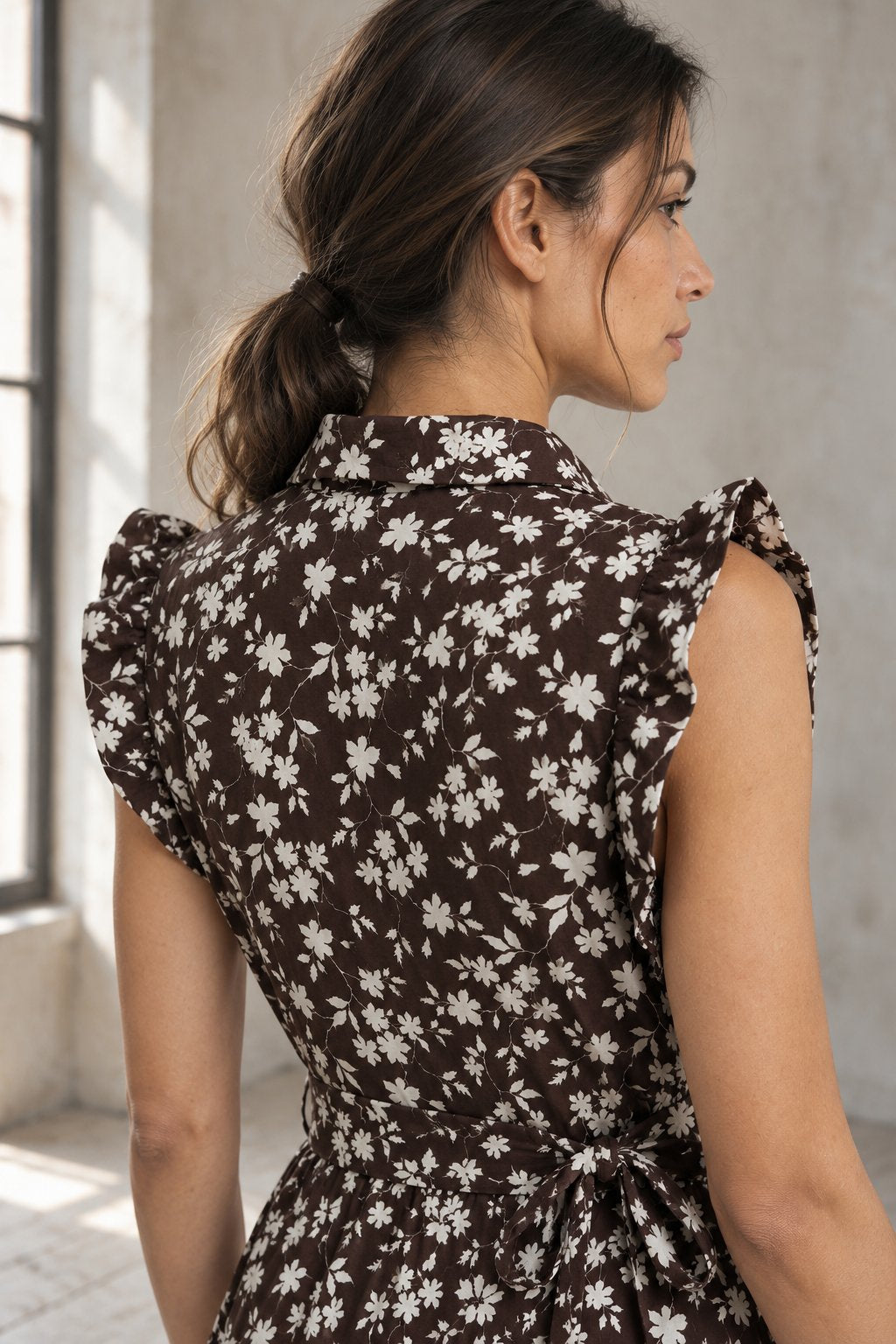 Robe courte fleurie ceinturée