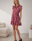 Robe courte fleurie ceinturée