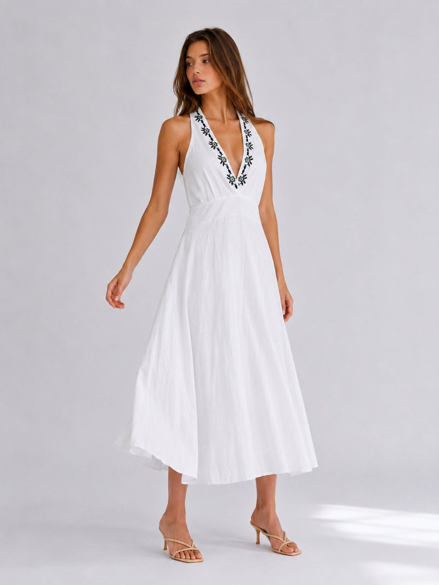 Robe en lin blanche décolleté brodé
