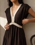 robe midi fluide col v dentelle image 7