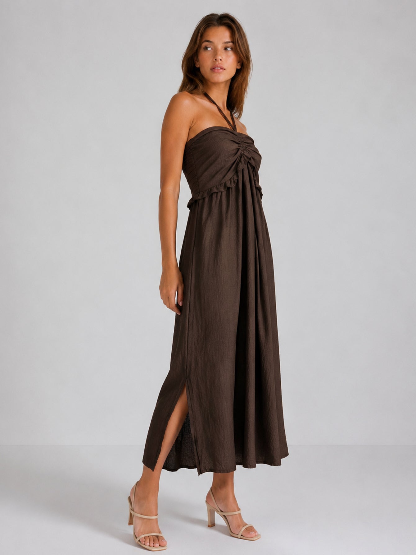 Robe halter midi chocolat avec fente
