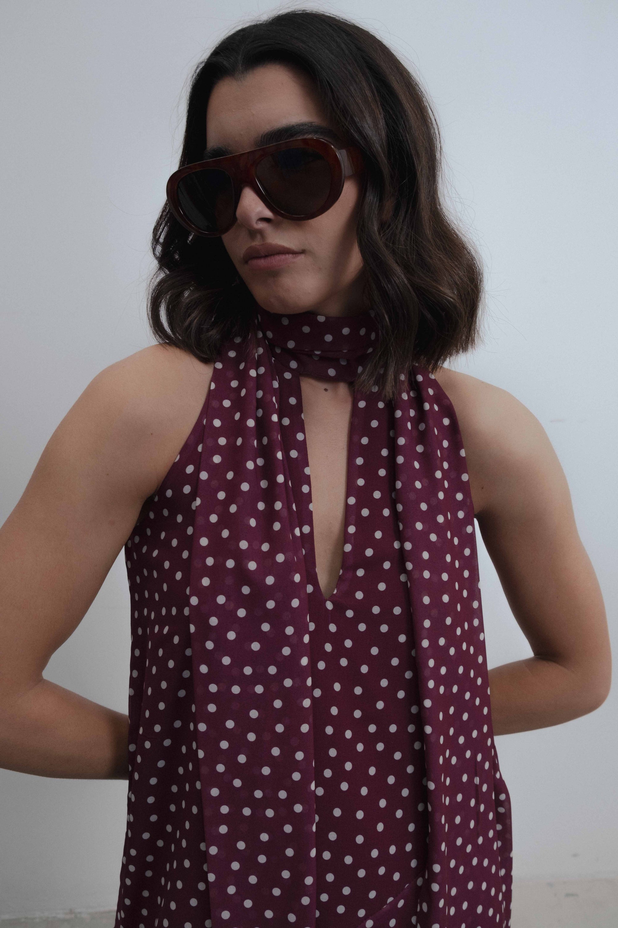 Robe halter à pois bordeaux tissu à pois