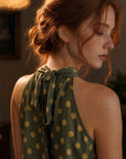 robe halter kaki gros plan