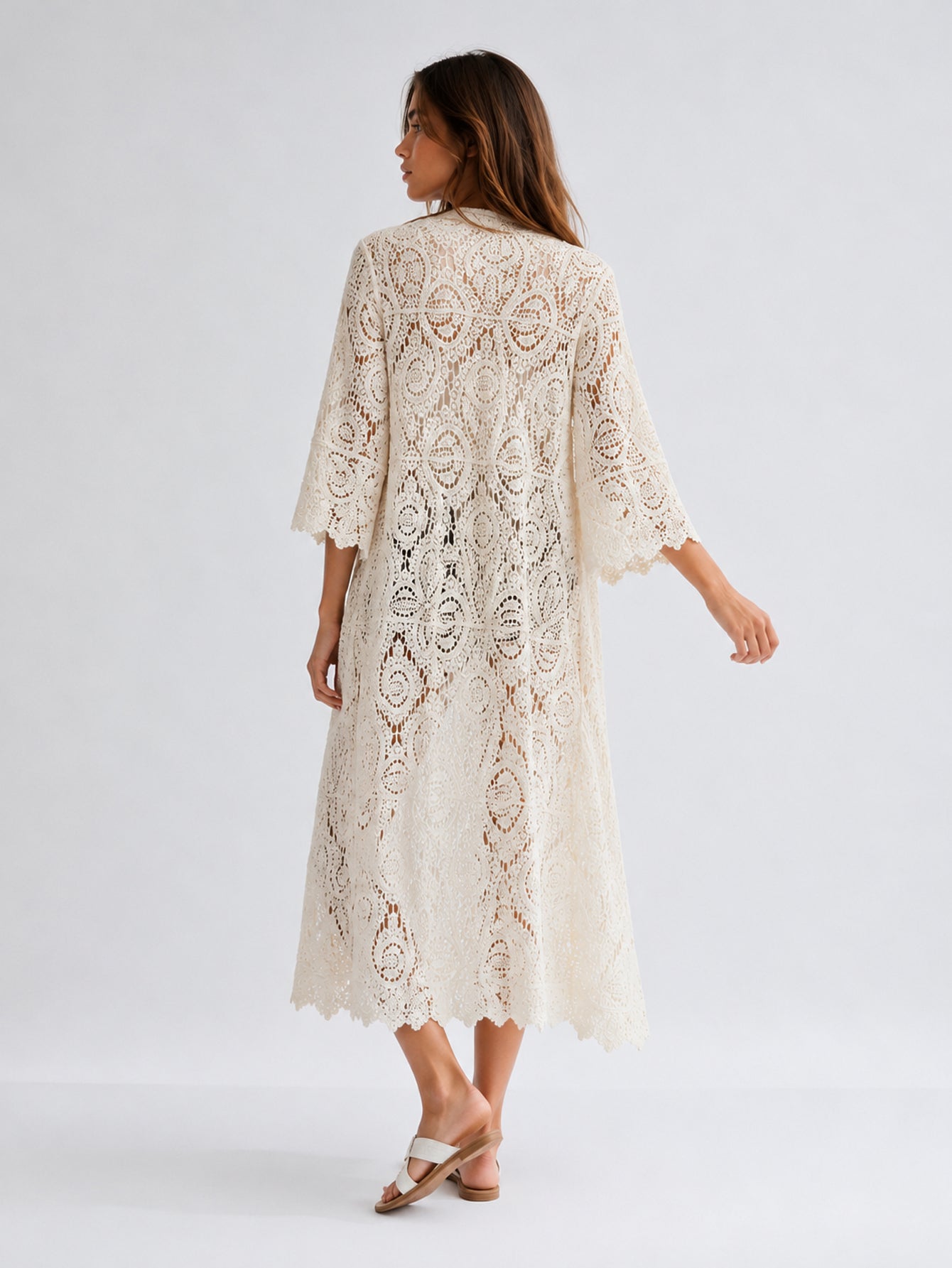 Dos du kimono long en crochet beige