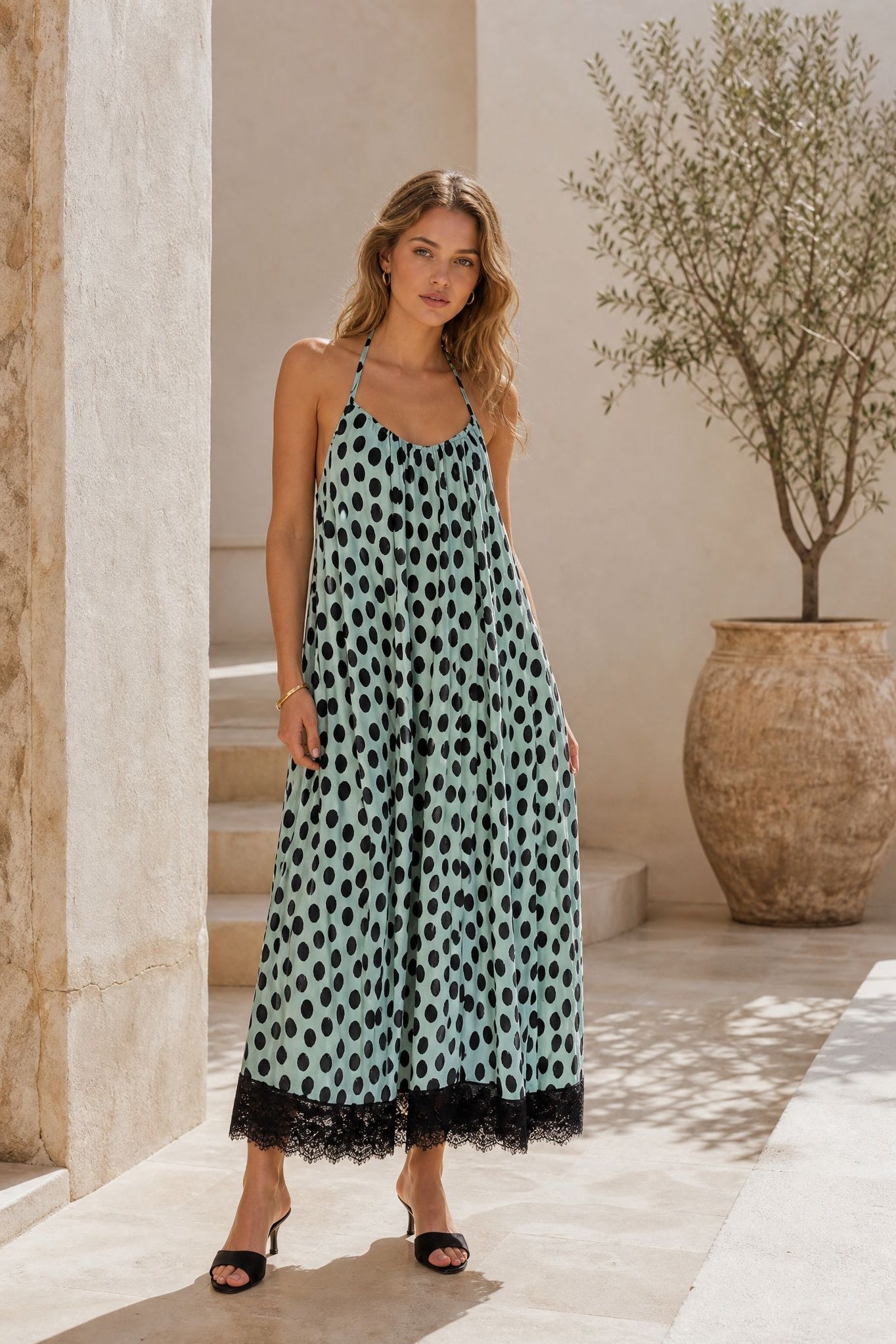 Robe licou menthe à pois et dentelle
