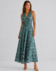 Robe longue fleurie vert d'eau vue de face