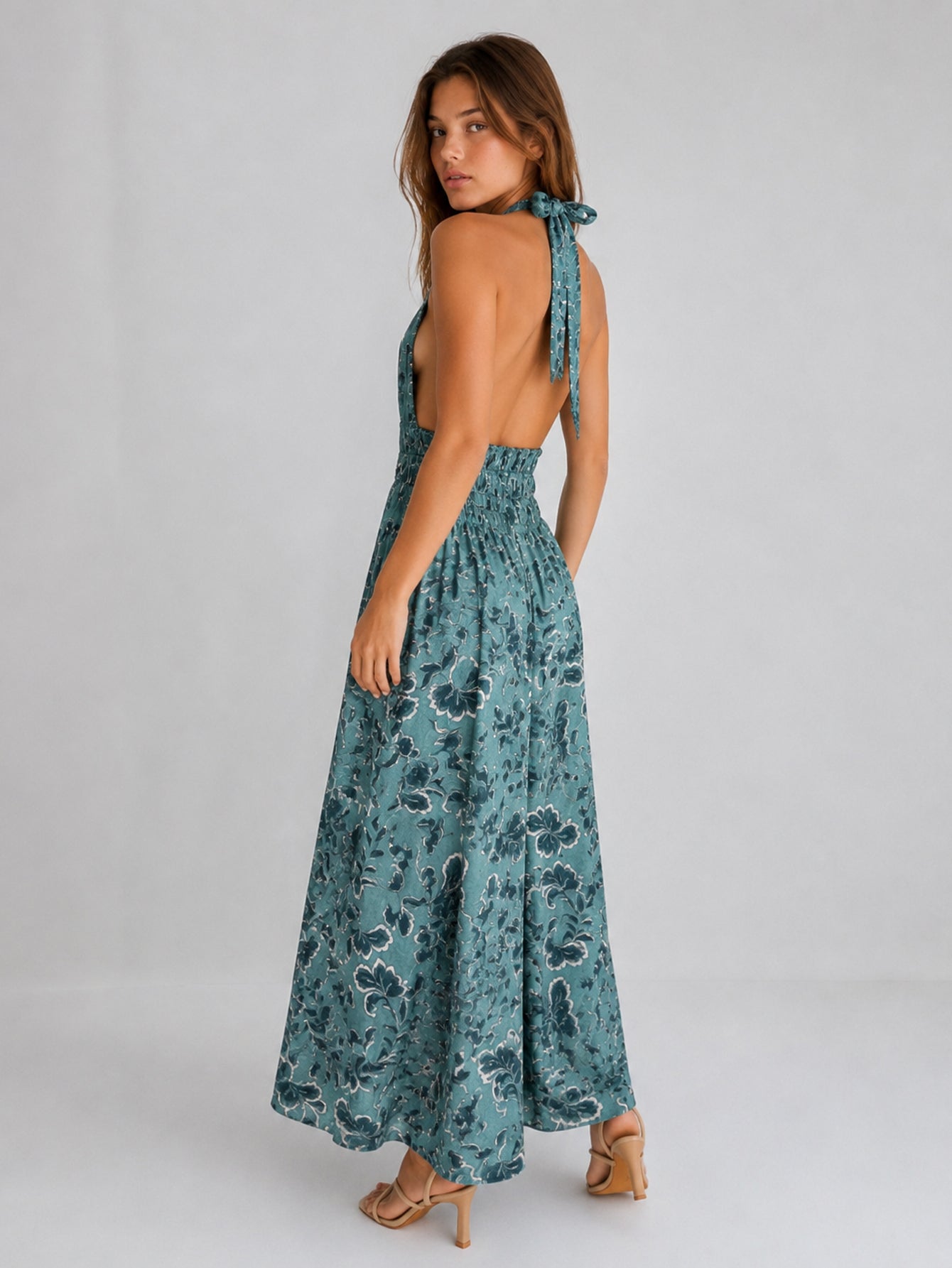 Robe longue dos nu taille smockée (vert d'eau)