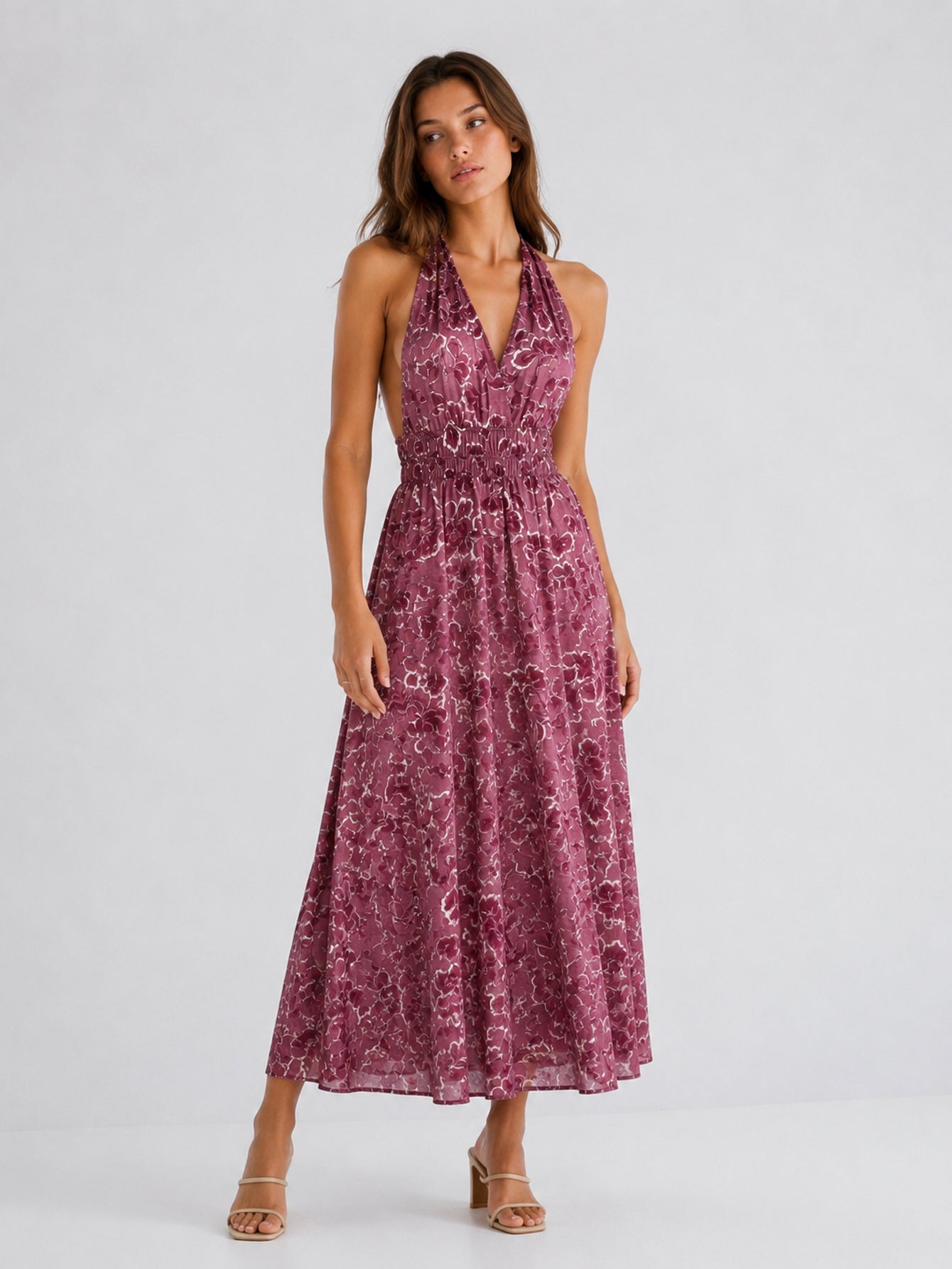 Robe longue fleurie rose poudré vue de face