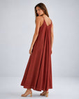 Robe longue dos en V rouge carmin
