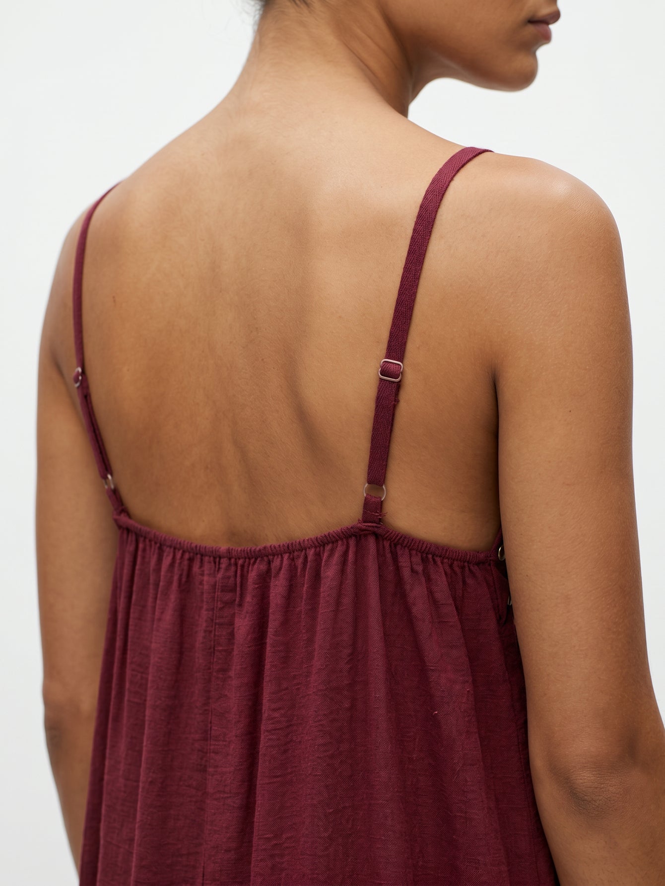 Look d’été robe bordeaux