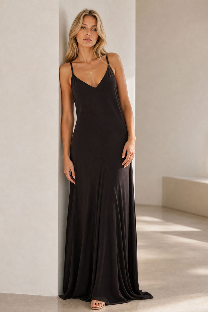Robe longue fluide à bretelles fines