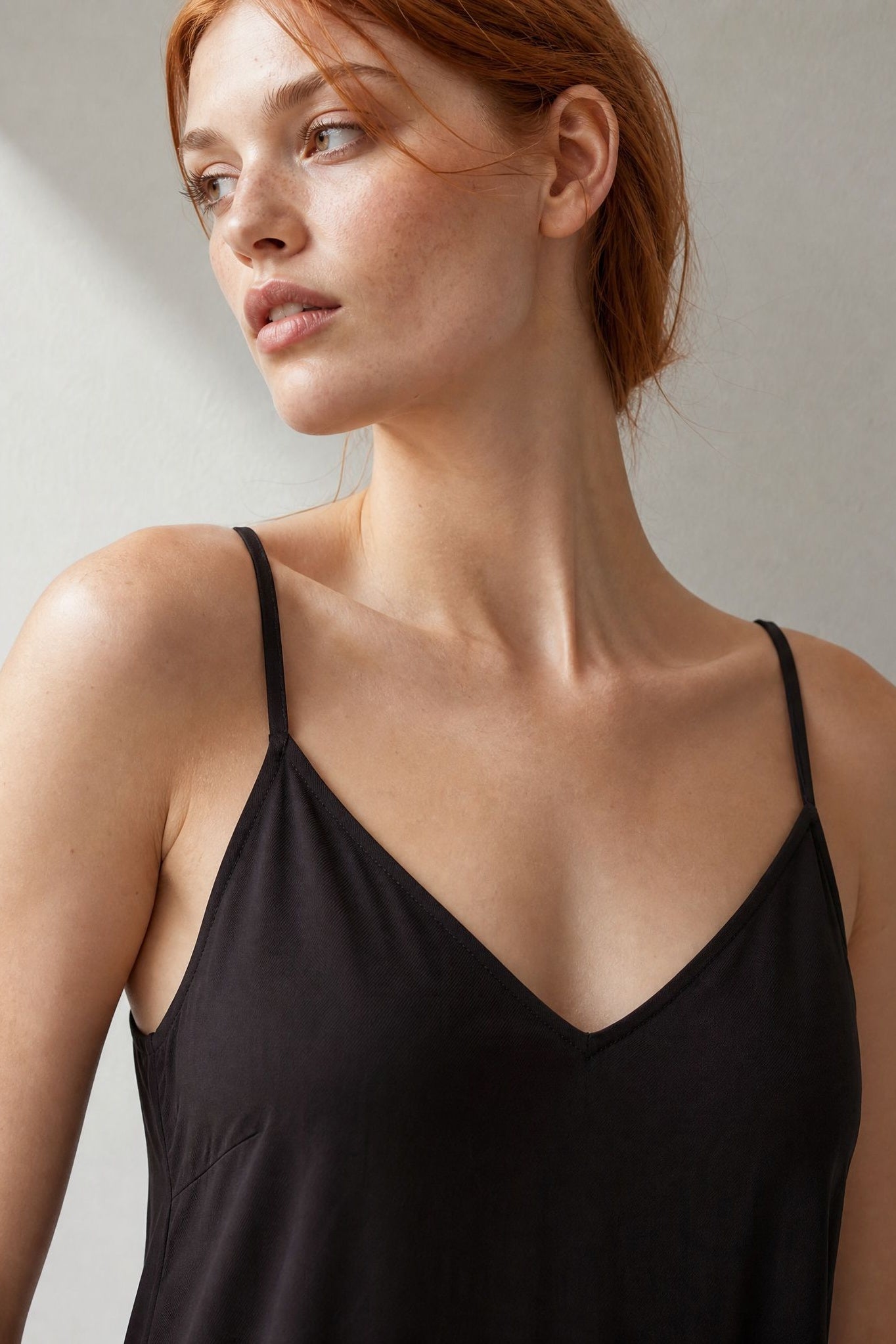 Robe longue fluide à bretelles fines