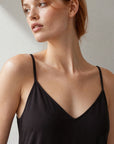 Robe longue fluide à bretelles fines