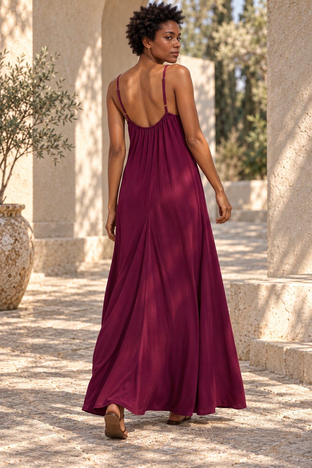 Robe longue fluide à bretelles fines