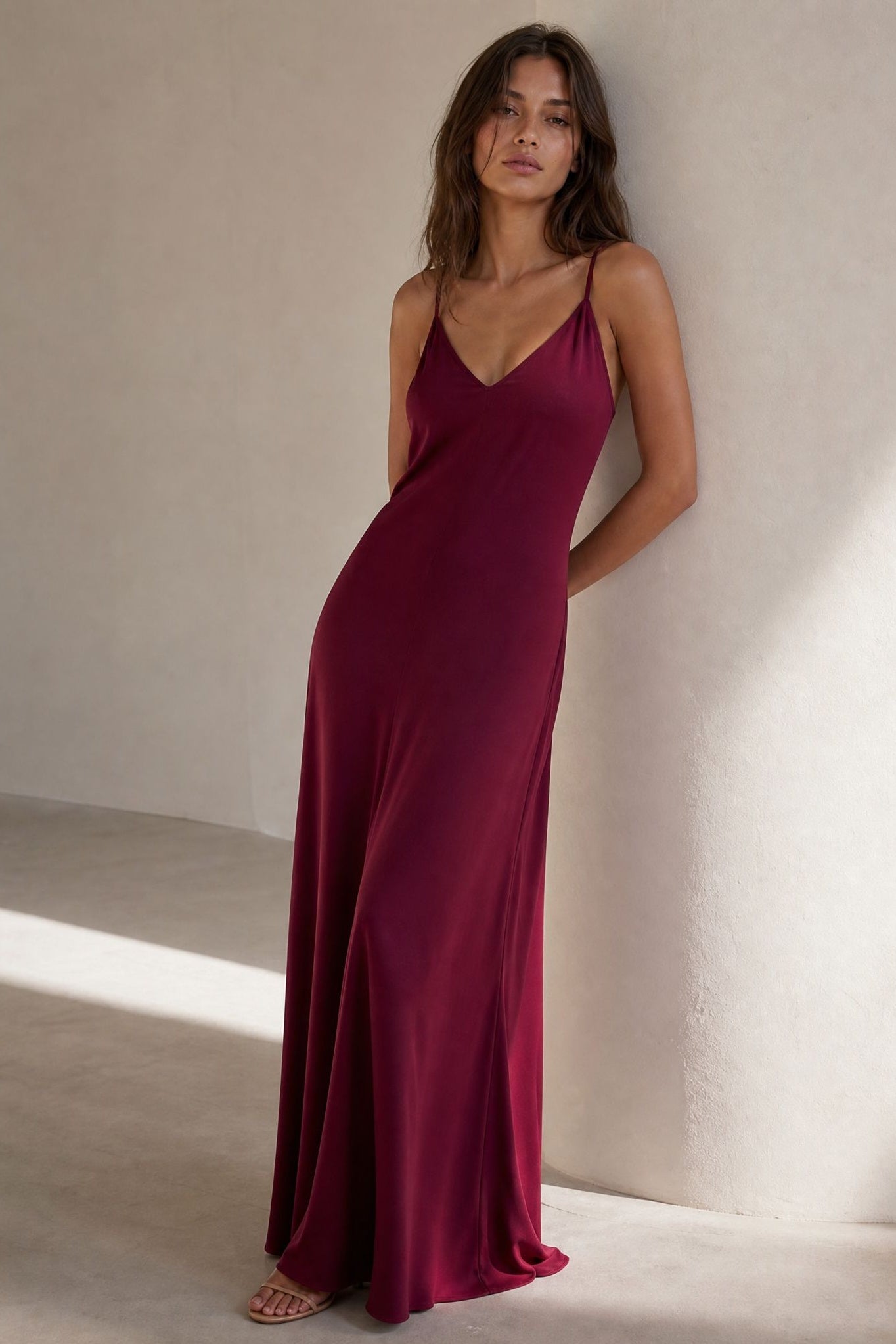 Robe longue fluide à bretelles fines