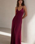 Robe longue fluide à bretelles fines