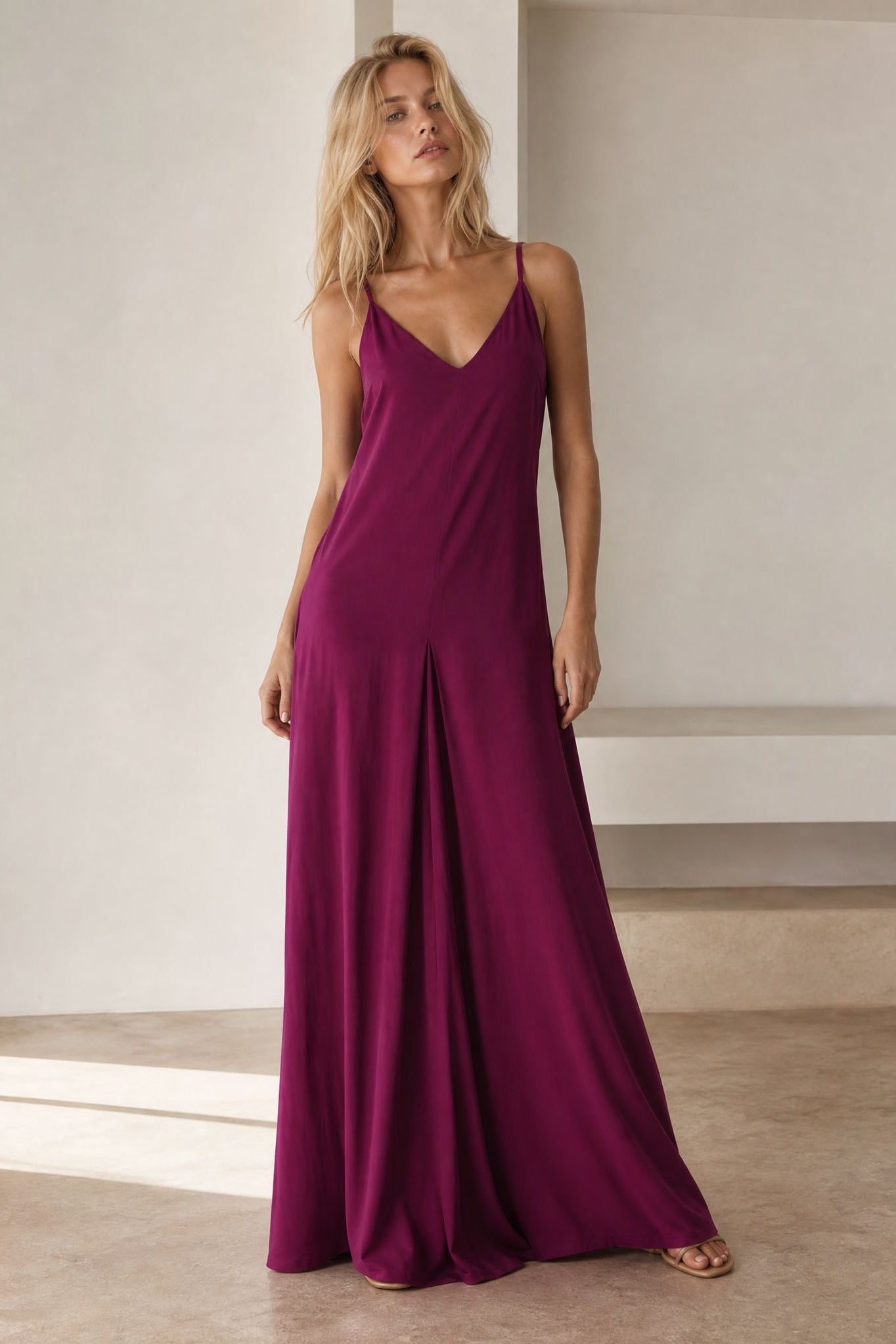 Robe longue fluide à bretelles fines