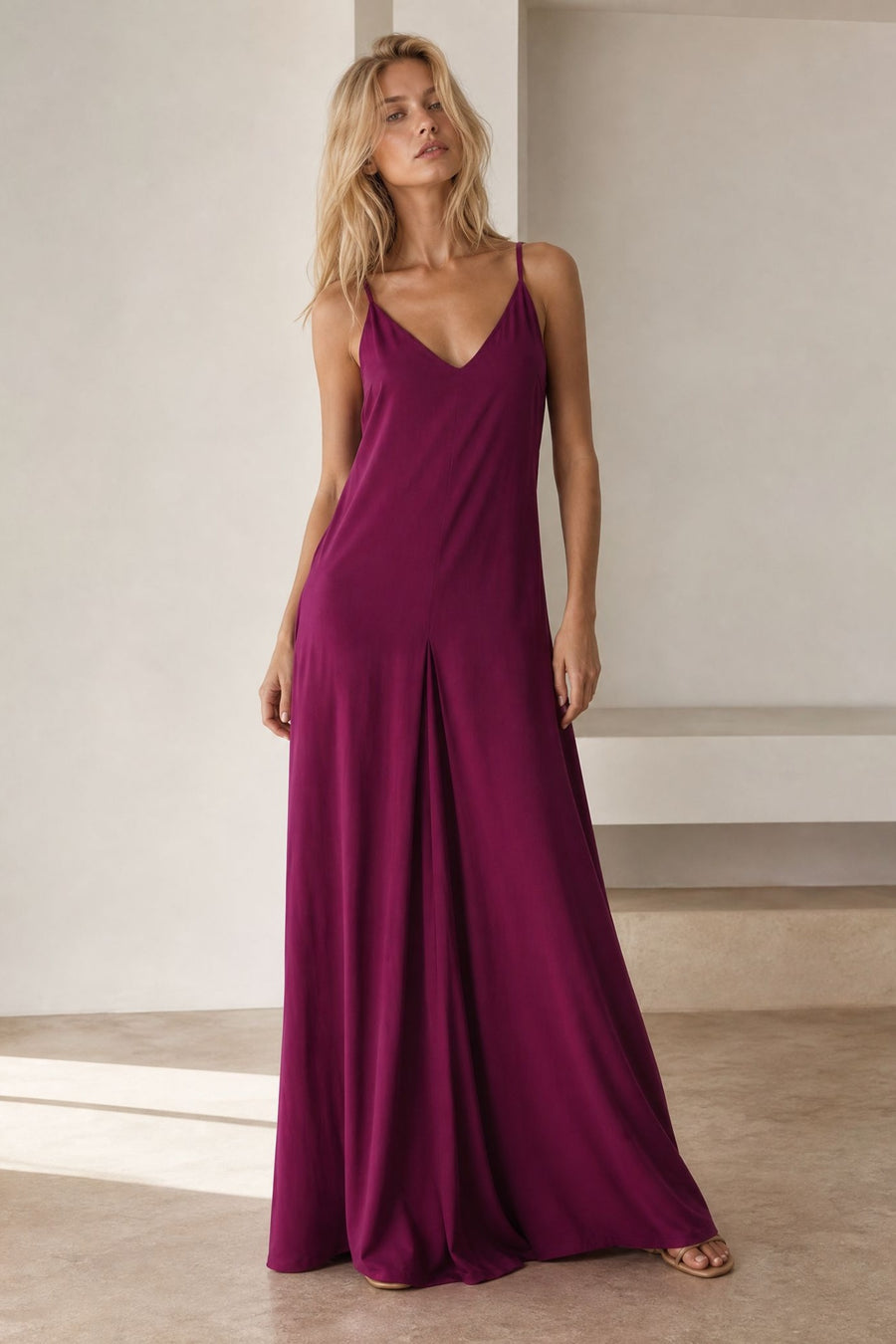 Robe longue fluide à bretelles fines