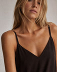 Robe longue fluide à bretelles fines
