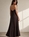 Robe longue fluide à bretelles fines