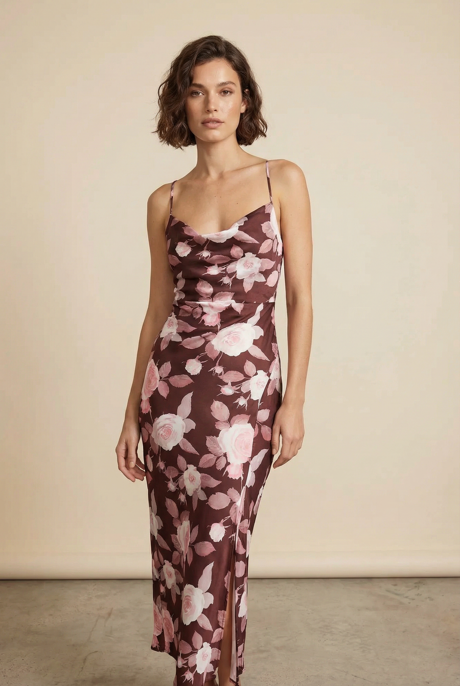 Vestido largo de raso con estampado floral y cuello b convertidor