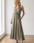 Robe longue satinée col halter