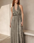 Robe longue satinée col halter