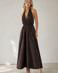 Robe longue satinée col halter