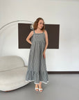 top13895 robe piticare a epaules denudees et col volante noire image 2