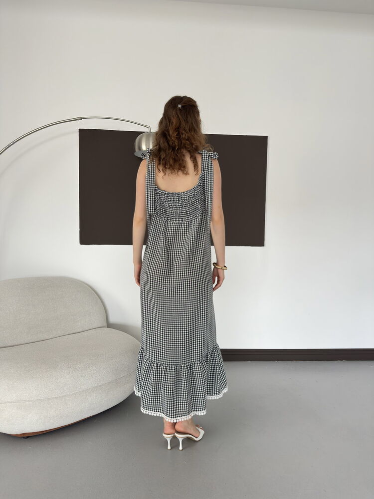 top13895 robe piticare a epaules denudees et col volante noire image 5